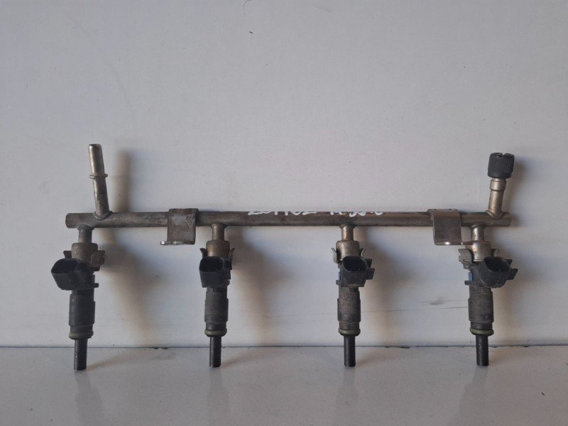 Recambio de rampa inyectora para opel astra h caravan a16xer referencia OEM IAM   