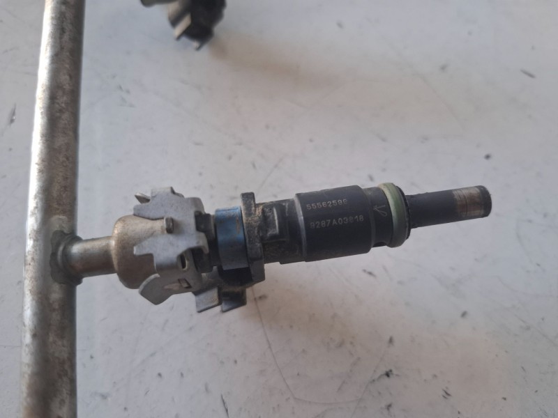 Recambio de rampa inyectora para opel astra h caravan a16xer referencia OEM IAM   