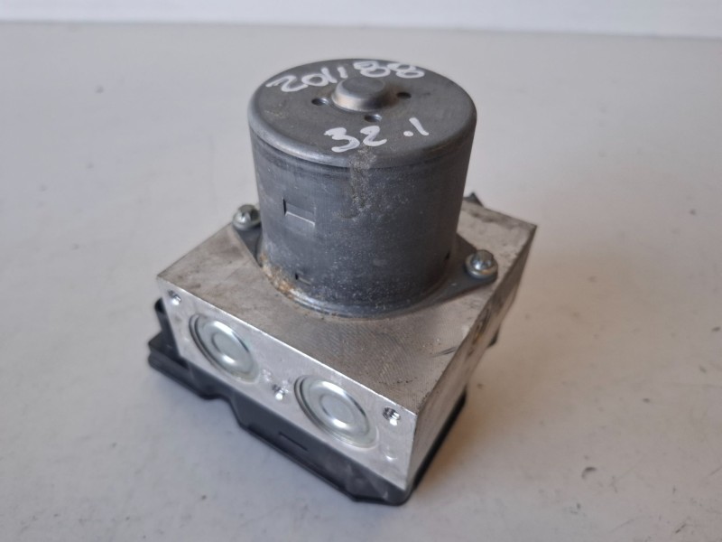 Recambio de abs para volkswagen passat variant (365) cffb referencia OEM IAM 3AA614109M  