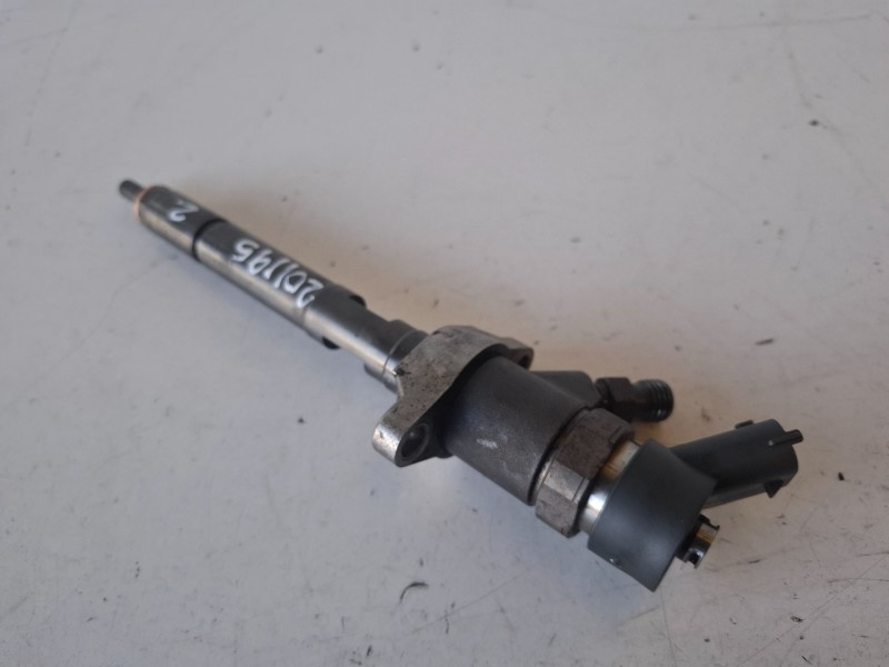 Recambio de inyector para ford focus berlina (cap) g8da referencia OEM IAM 0445110188  