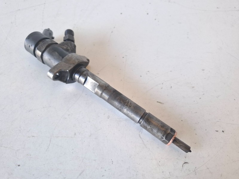 Recambio de inyector para ford focus berlina (cap) g8da referencia OEM IAM 0445110188  