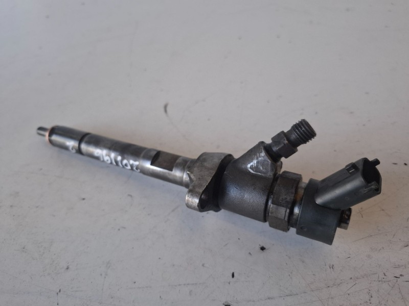 Recambio de inyector para ford focus berlina (cap) g8da referencia OEM IAM 0445110188  