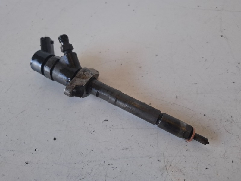 Recambio de inyector para ford focus berlina (cap) g8da referencia OEM IAM 0445110188  
