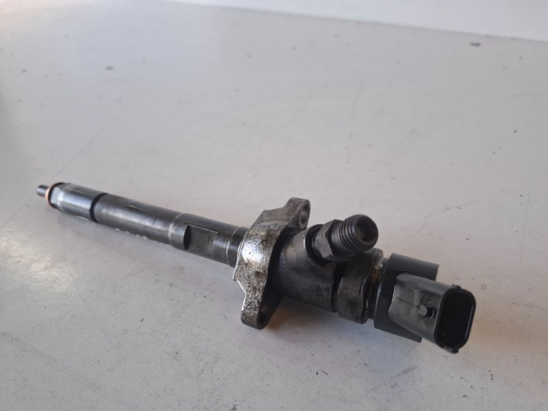 Recambio de inyector para ford focus berlina (cap) g8da referencia OEM IAM 0445110188  