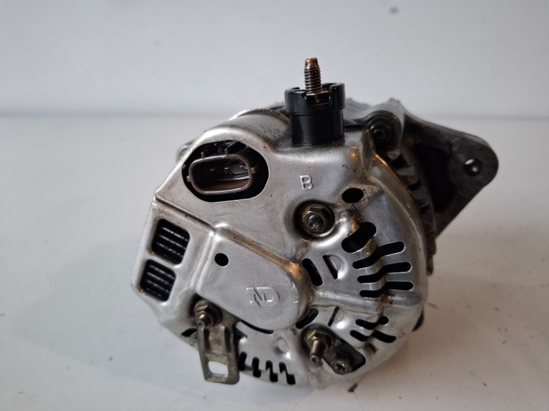 Recambio de alternador para honda hr-v (gh) d16w5 referencia OEM IAM 1022112270  