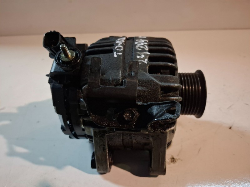 Recambio de alternador para toyota avensis berlina (t25) 1azfse referencia OEM IAM 0124325085  