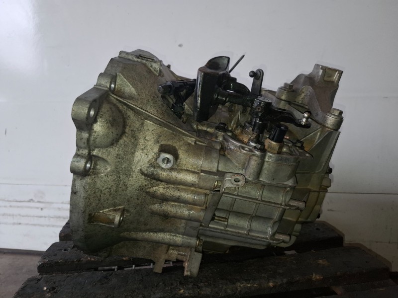 Recambio de caja cambios para volvo s40 berlina d4204t referencia OEM IAM 6M5R7002CA  