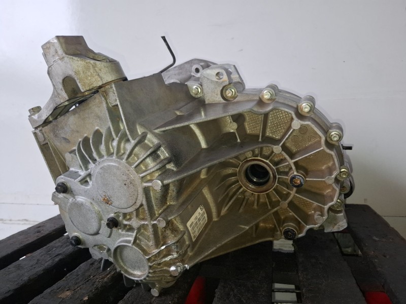 Recambio de caja cambios para volvo s40 berlina d4204t referencia OEM IAM 6M5R7002CA  