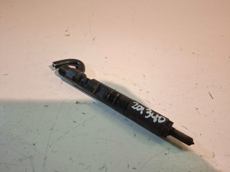 Recambio de inyector para renault modus i k9k766 referencia OEM IAM 28232251  