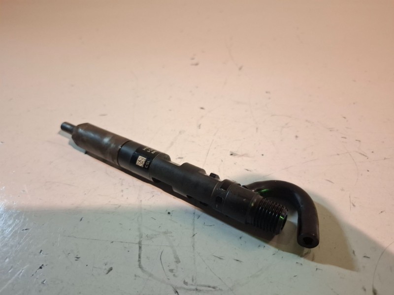 Recambio de inyector para renault modus i k9k766 referencia OEM IAM 28232251  