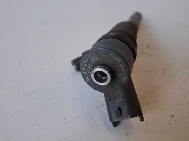 Recambio de inyector para toyota auris (e15) 1ndtv referencia OEM IAM 0445110221  