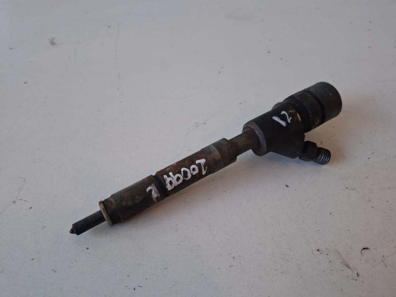Recambio de inyector para toyota auris (e15) 1ndtv referencia OEM IAM 0445110221  