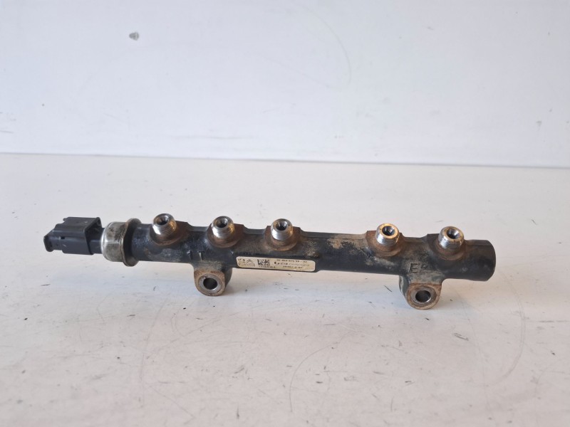 Recambio de rampa inyectora para citroen c3 8hz referencia OEM IAM 9685297580  