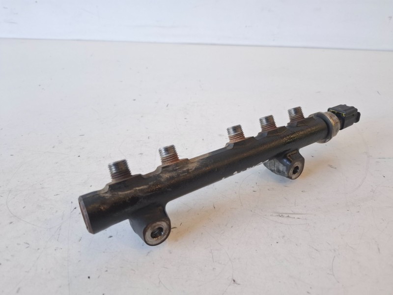 Recambio de rampa inyectora para citroen c3 8hz referencia OEM IAM 9685297580  