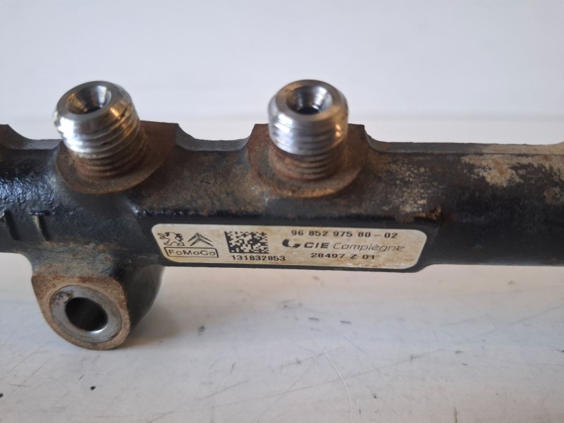 Recambio de rampa inyectora para citroen c3 8hz referencia OEM IAM 9685297580  