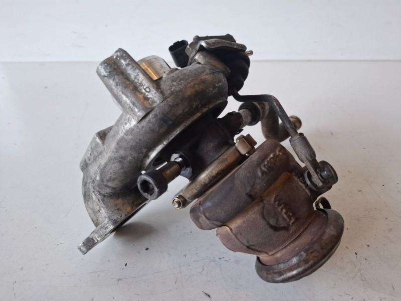 Recambio de turbocompresor para citroen c3 8hz referencia OEM IAM 9673283680  