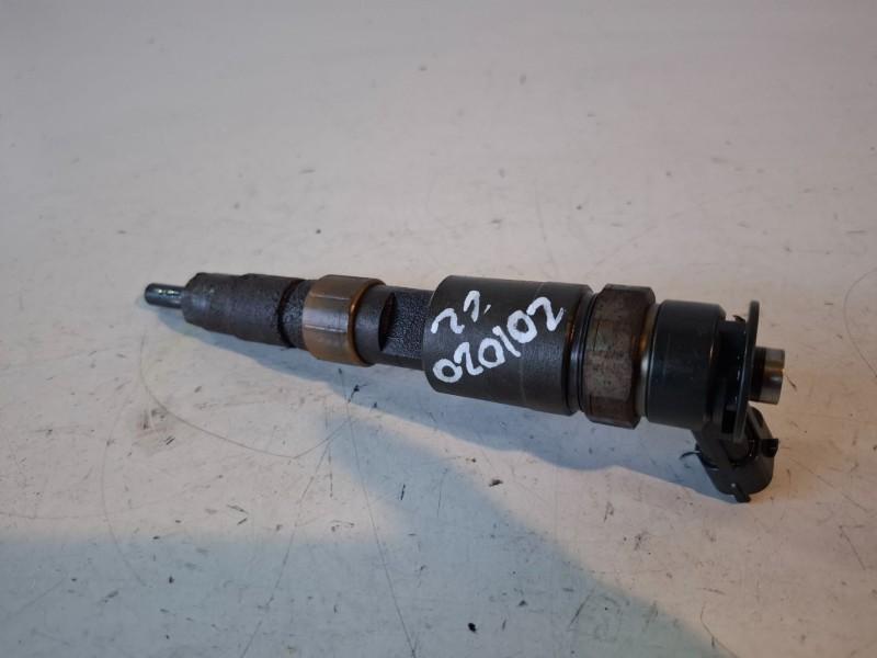 Recambio de inyector para peugeot 207 8hr referencia OEM IAM 0445110339  