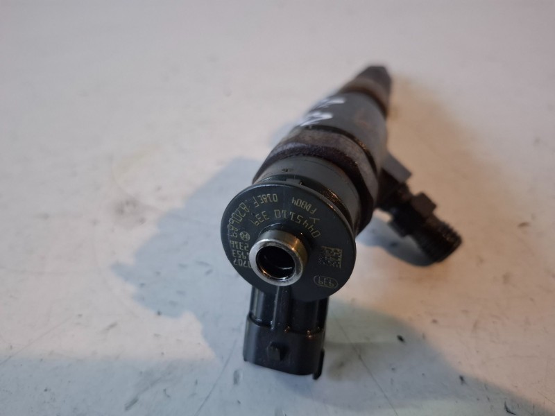 Recambio de inyector para peugeot 207 8hr referencia OEM IAM 0445110339  