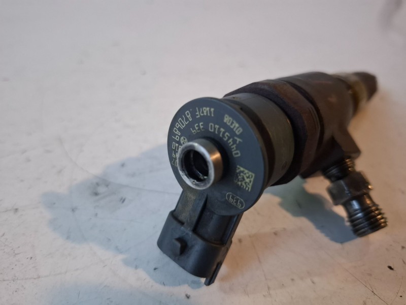 Recambio de inyector para peugeot 207 8hr referencia OEM IAM 0445110339  