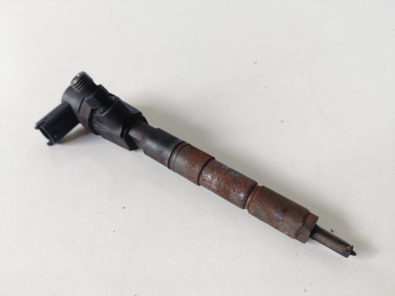 Recambio de inyector para opel insignia berlina a20dth referencia OEM IAM 0445110327  