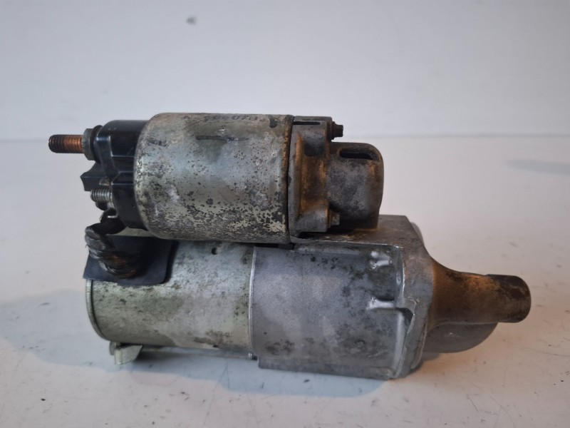 Recambio de motor arranque para opel astra h berlina z16xe1 referencia OEM IAM 55556092  