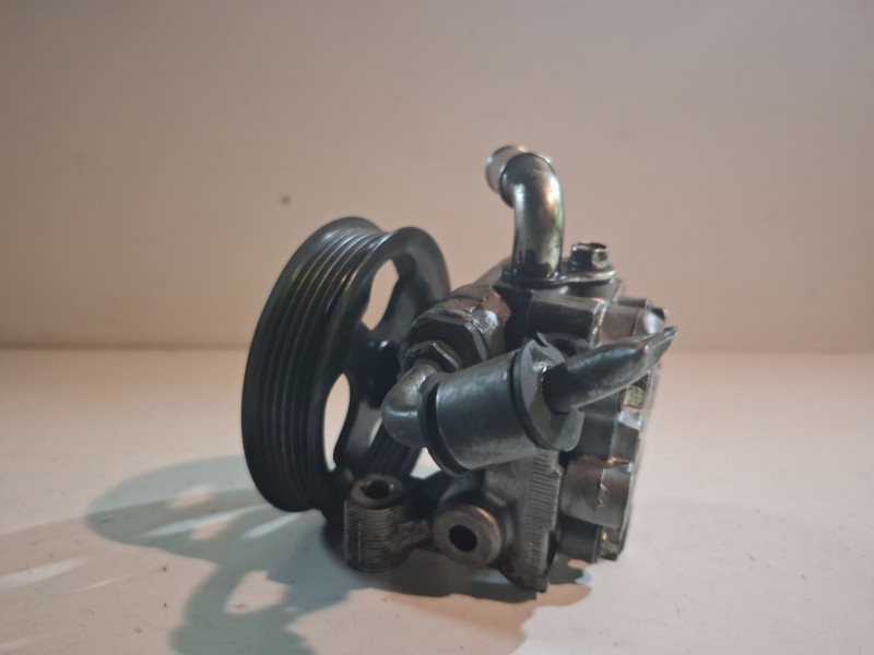 Recambio de bomba direccion para ford transit connect (tc7) r2pa referencia OEM IAM 2T143A696A  