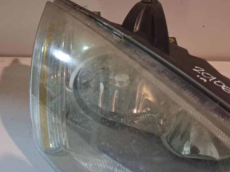 Recambio de faro derecho para ford focus berlina (cap) g8da referencia OEM IAM   