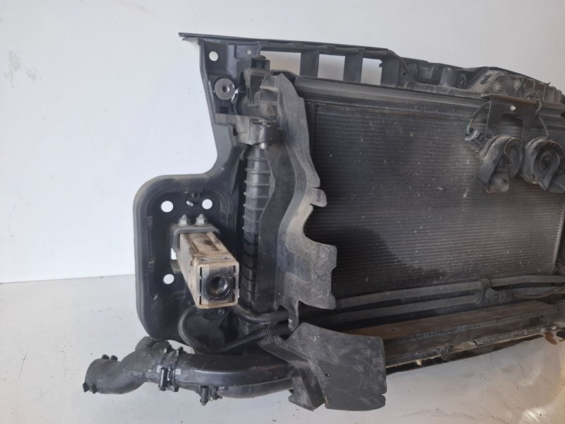 Recambio de panel frontal para audi a6 avant (4f5) bmk referencia OEM IAM   
