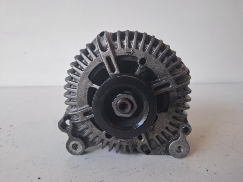 Recambio de alternador para audi a6 avant (4f5) bmk referencia OEM IAM 059903015R  