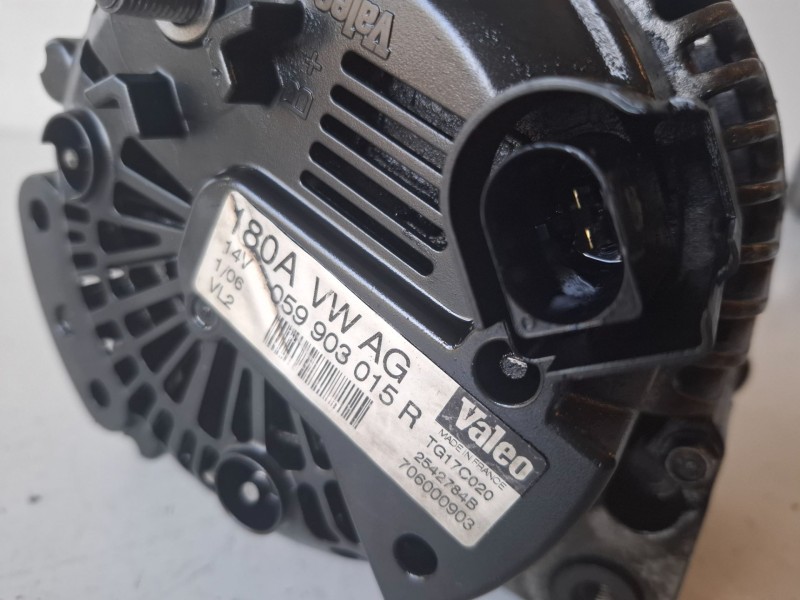 Recambio de alternador para audi a6 avant (4f5) bmk referencia OEM IAM 059903015R  